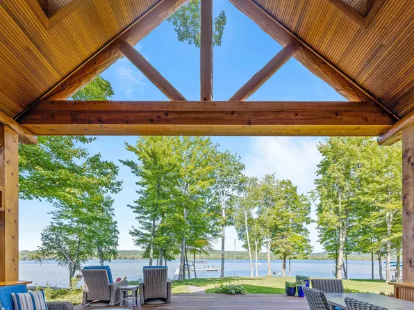 781 Dalton Shrs, Lake Leelanau, MI 49653