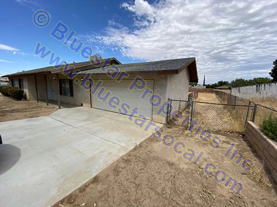 7653 Victor Ave
