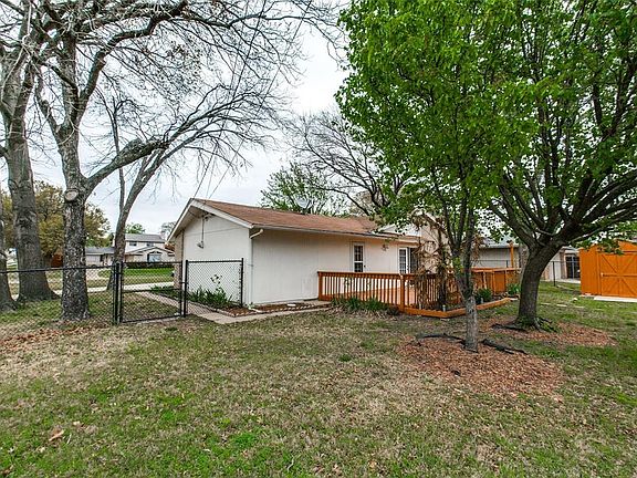 2nd image of 747 Brentwood Ln