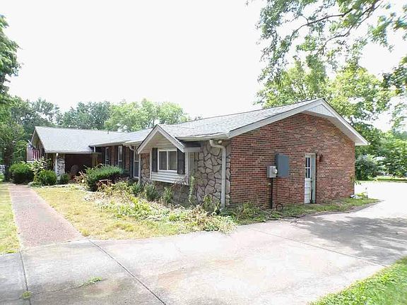 2nd image of 263 Sherry Cir