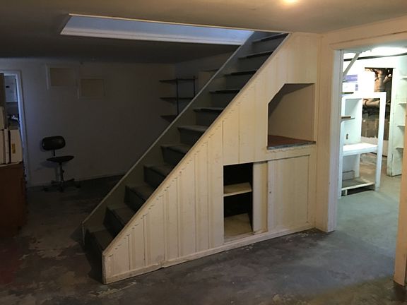 Lower level walkout 