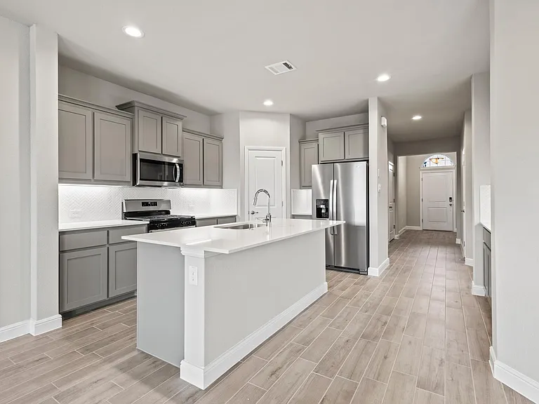 225 Roundstone Rd — Photo 4