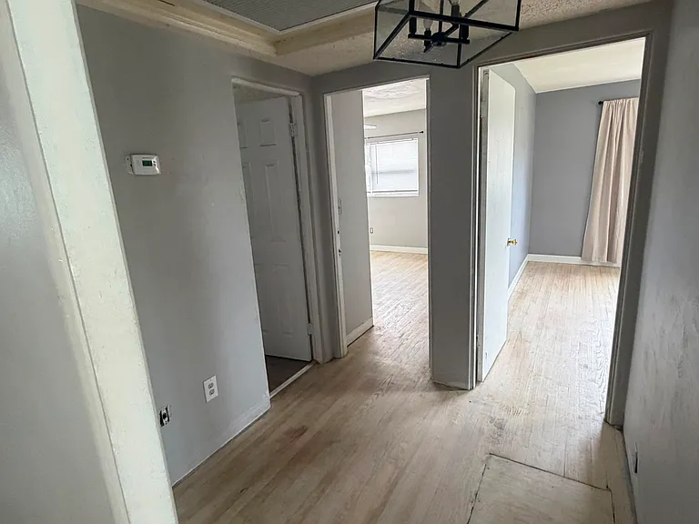 919 Clearview Ave — Photo 8