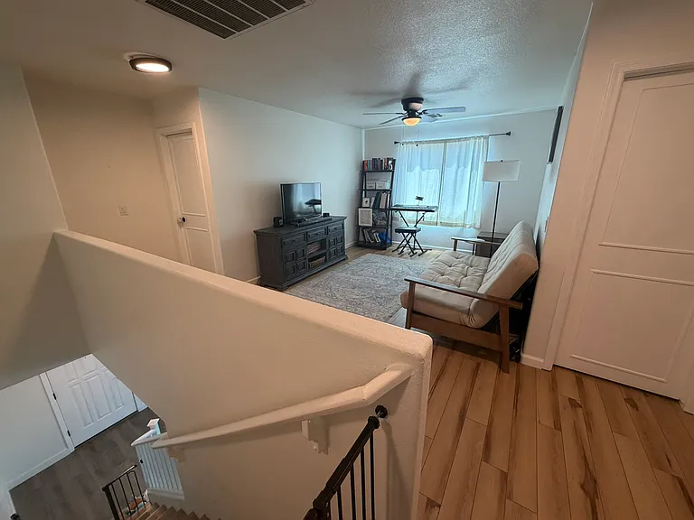 278 E Baylor Ln — Photo 24