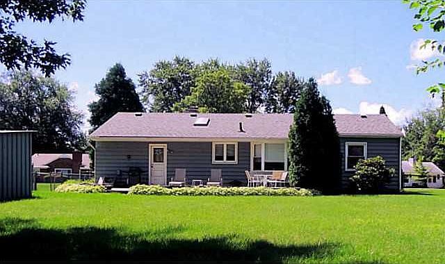 2nd image of 3240 Cragmoor Ave