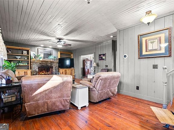 4th image of 777 Newton Rd