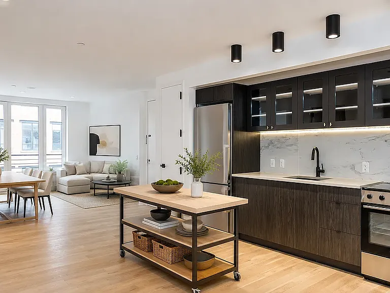 16 N Henry St #3B — Photo 1