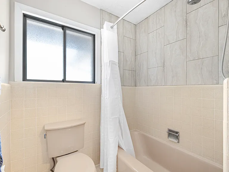 321 E 3 S — Photo 11