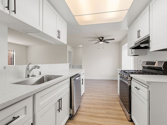 5th image of 552 Canyon Dr Unit 1