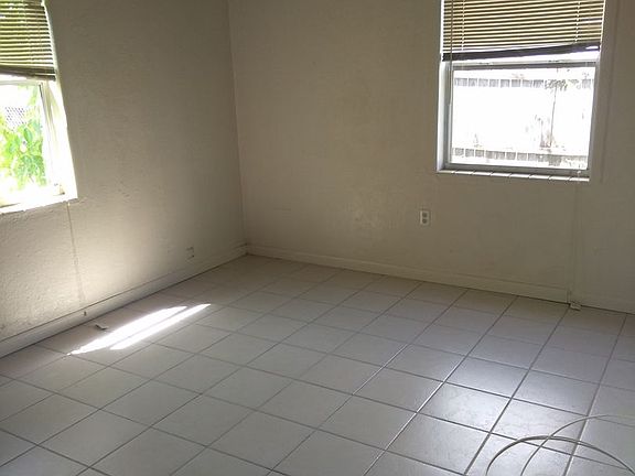 5th image of 1143 Gilmore Ave