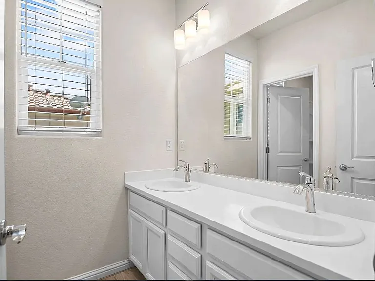 395 Princess Way — Photo 9