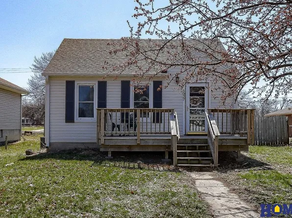 5027 Dudley St, Lincoln, NE 68504