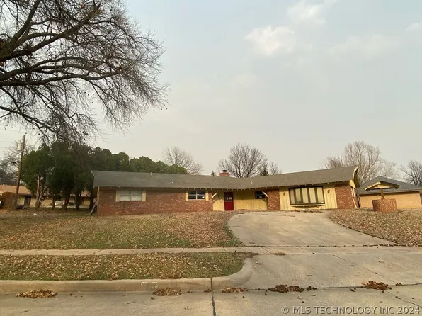 1613 Dover Dr, Ponca City, OK 74604