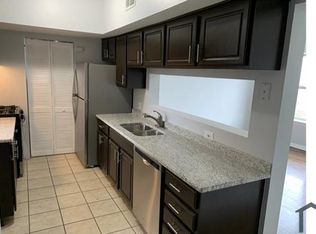 8248 S Eberhart Ave APT 3, Chicago, IL 60619