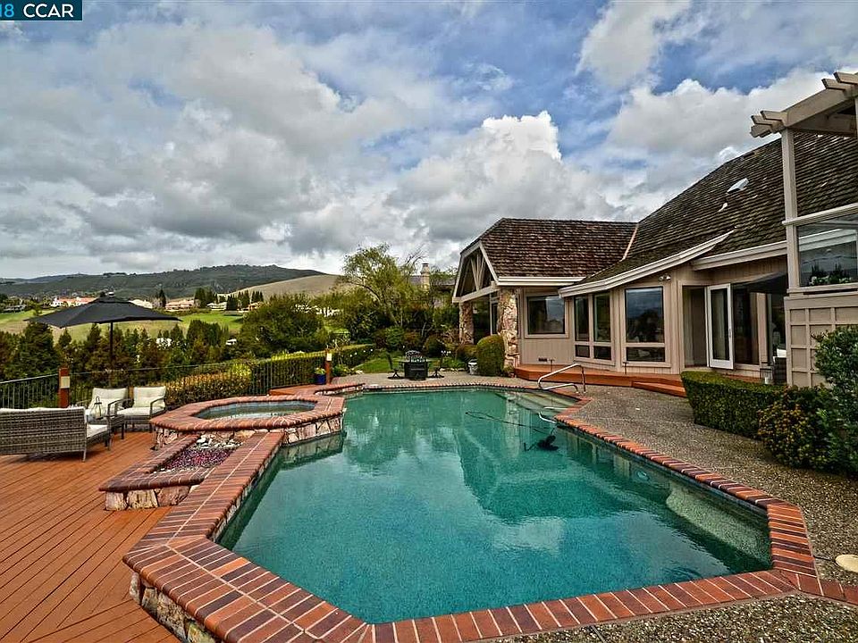 1st image of 66 Wild Oak Pl