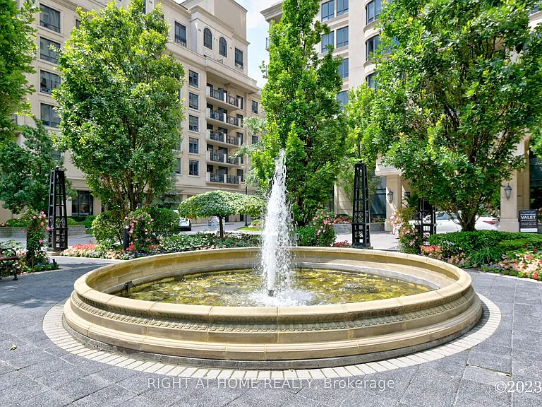 650 Sheppard Ave E #Penthouse 15 — Photo 2