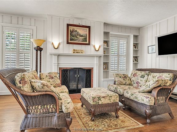 5th image of 404 Hensel Ave