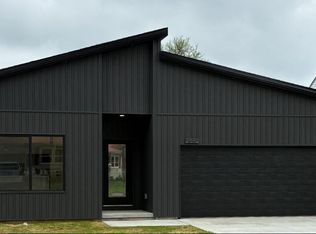 2552 W Madison St, Springfield, MO 65802
