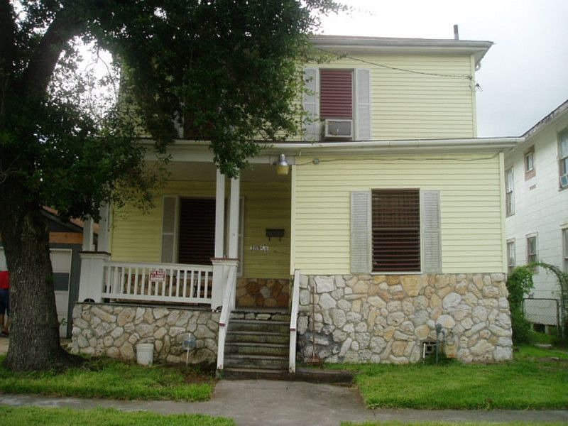 1st image of 3705 Avenue N 1/2