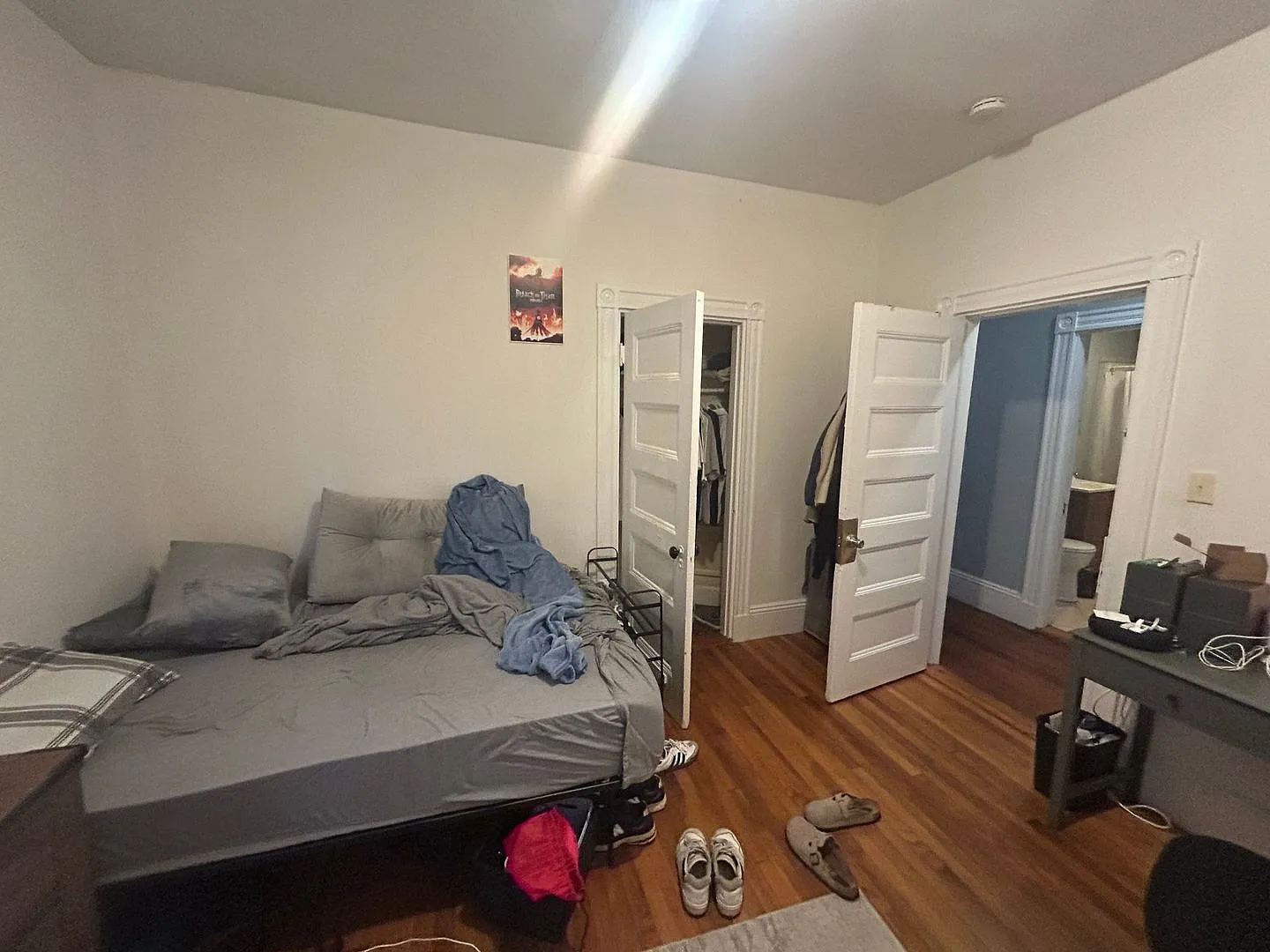 Spacious 4 Bed / 2 Bath Mission Hill Apartment w/ In-Unit Laundry — Photo 2