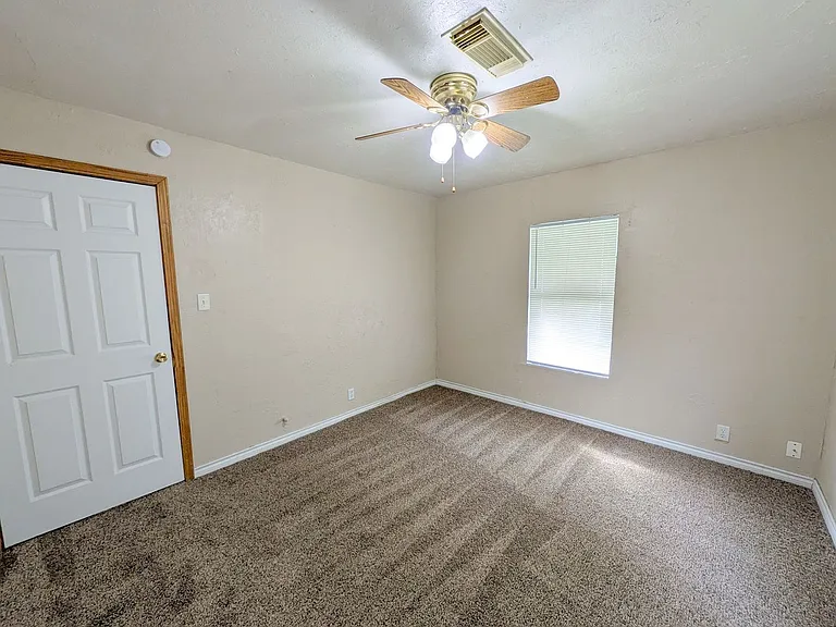 3801 Stuart Ave — Photo 13