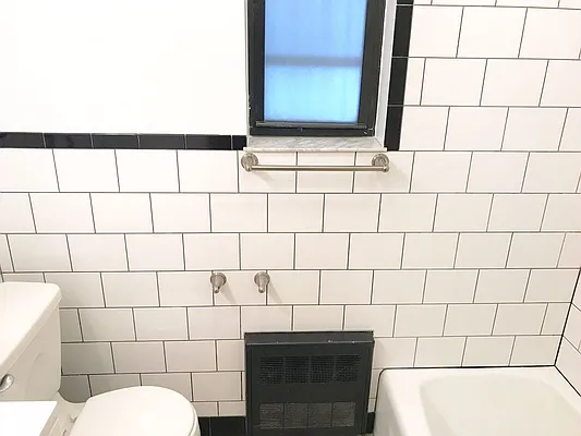 Rented by Rapid Realty Cobble Hill | media 11