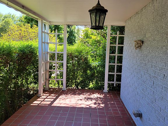 3rd image of 1144 S Marion Ave