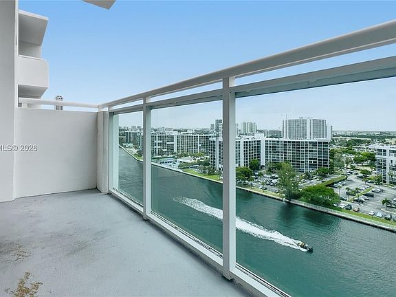 4th image of 3000 S Ocean Dr APT 1516