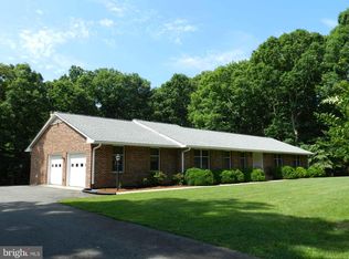 18133 Harding Dr, Bowling Green, VA 22427