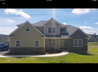 586 Griffin Pond Rd #L-20, Clarks Summit, PA 18411