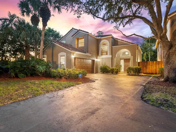 6885 NW 75th Place, Parkland, FL 33067