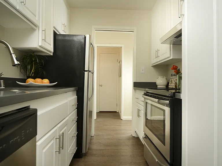 Walnut Terrace — Photo 13