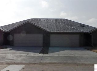 1731 Victoria Ln, Fremont, NE 68025