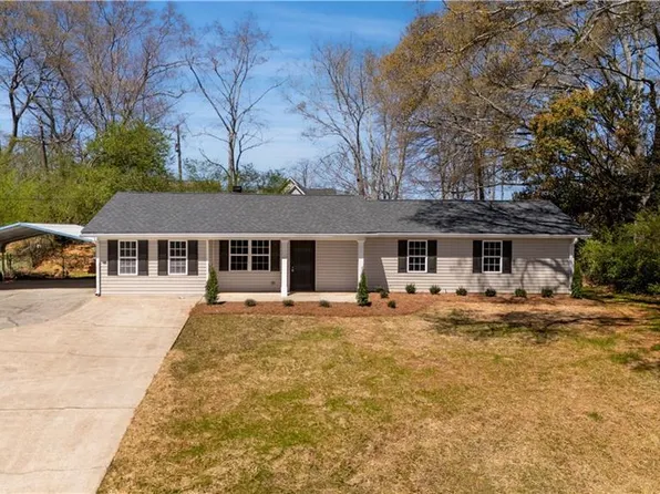 6014 Mitchell St, Flowery Branch, GA 30542