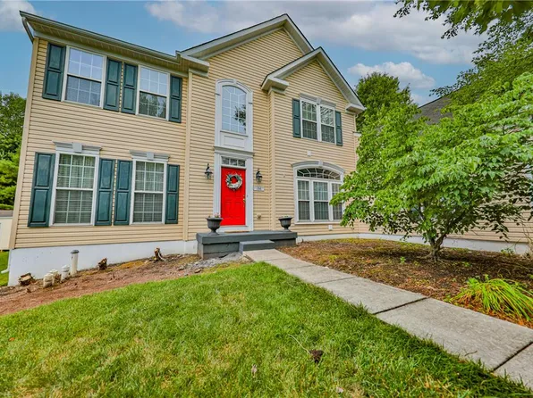 138 Clover Hollow Rd, Easton, PA 18045