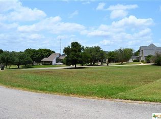 27 Park Place Dr, Gonzales, TX 78629