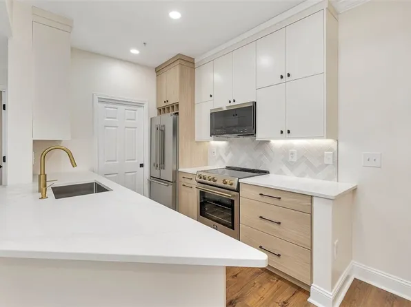 1704 Frederica Rd APT 405, Saint Simons Island, GA 31522