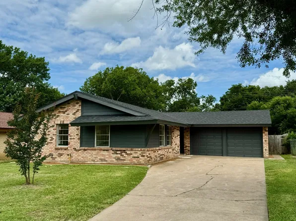 2620 Linda Dr, Ennis, TX 75119