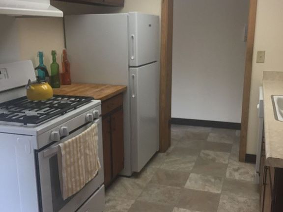 2nd image of 2570 N Maryland Ave APT 109