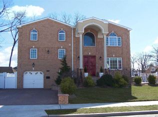 1301 G St, Valley Stream, NY 11580