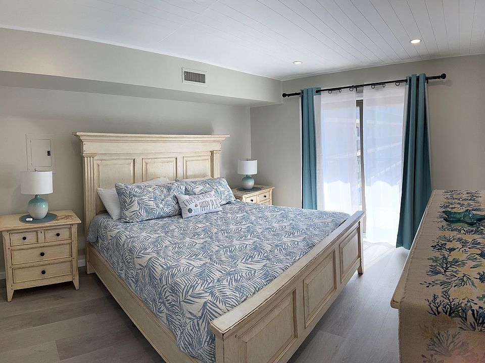Master bedroom with king size bed