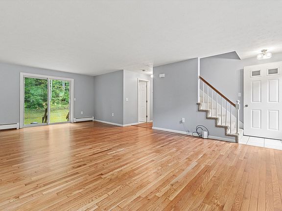 4th image of 32 Ashley Drive