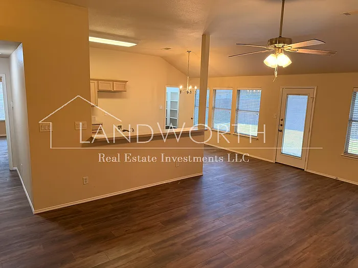 3 bed, 2.0 bath, 1646 sqft, $2,250 — Photo 4