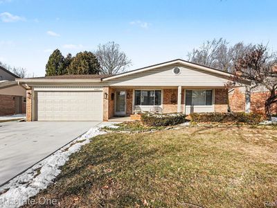 6605 Emerald Lake Dr, Troy, MI, 48085
