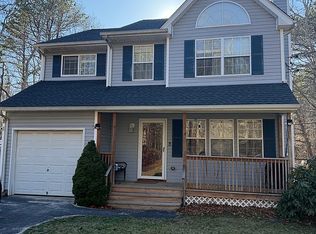 343 Oak Ave, Flanders, NY 11901
