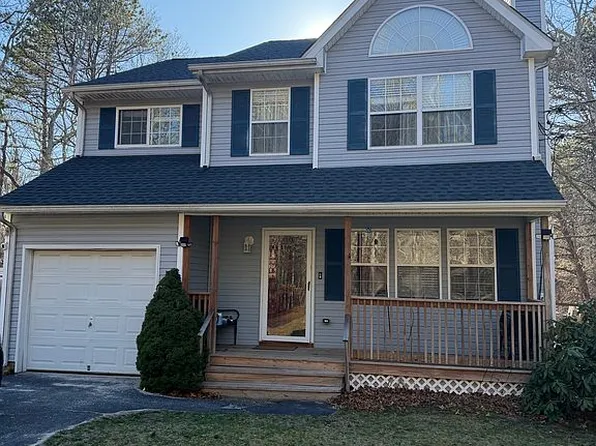 343 Oak Ave, Flanders, NY 11901