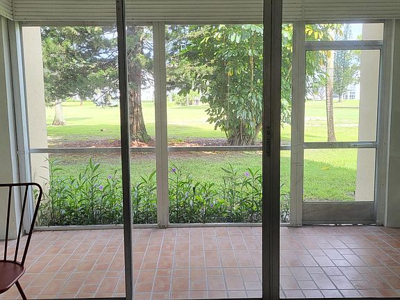 4th image of 3755 Via Poinciana #116