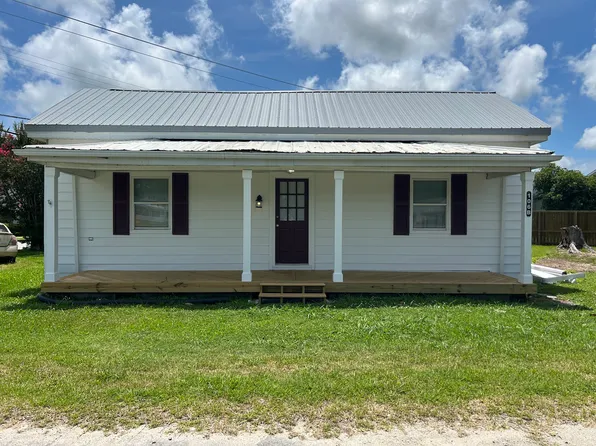 106 Howard Blvd #B, Newport, NC 28570