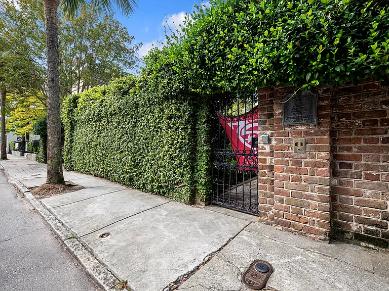 69 Anson St — Photo 34