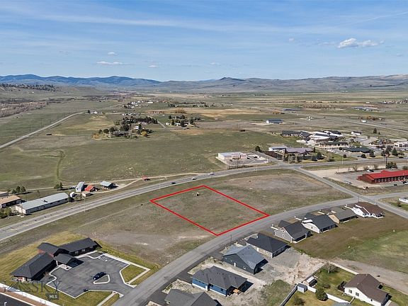 4th image of 1045 Sagebrush Ln